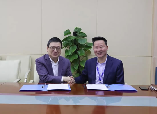 中加合作，走向國際化